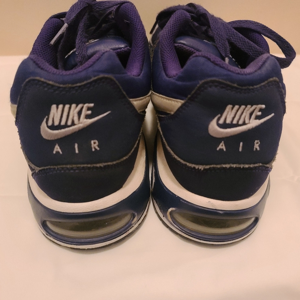 Used Mens Nike Size 10.5